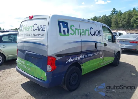 2015 Nissan Nv200 Sv z USA, uszkodzony, nr VIN 3N6CM0KN1FK712123